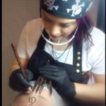 Nuray Yaprak Microblading Kaş Altın Oran Nuray Yaprak microblading uygulaması yaparken – İzmir Karşıyaka kaş stüdyosu