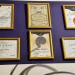 Modern çizgilerle tasarlanmış, rahatlatıcı stüdyo atmosferimiz. İzmir’de modern tasarımlı kaş stüdyosu iç mekanı